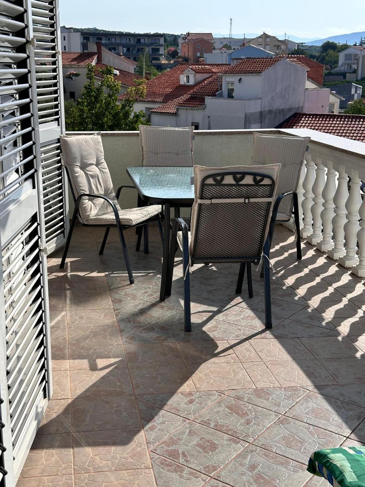 Apartmani Djurda Krk Town Exterior photo